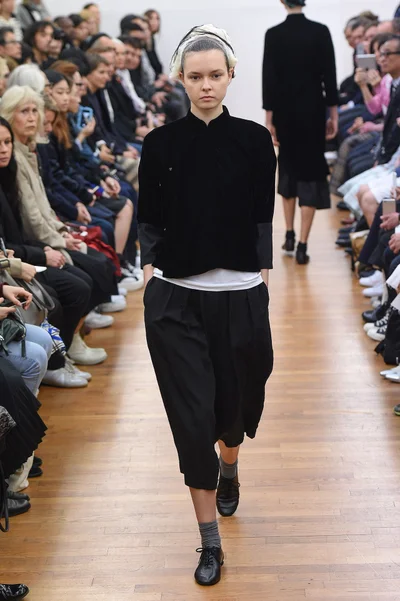 Look 32